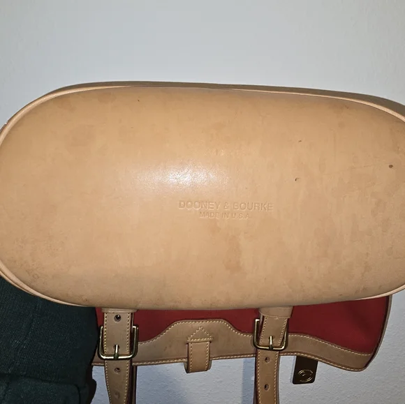 Dooney & Bourke USA Vintage Cabrio Bucket Bag W/ Coin Bag - Picture 8 of 8